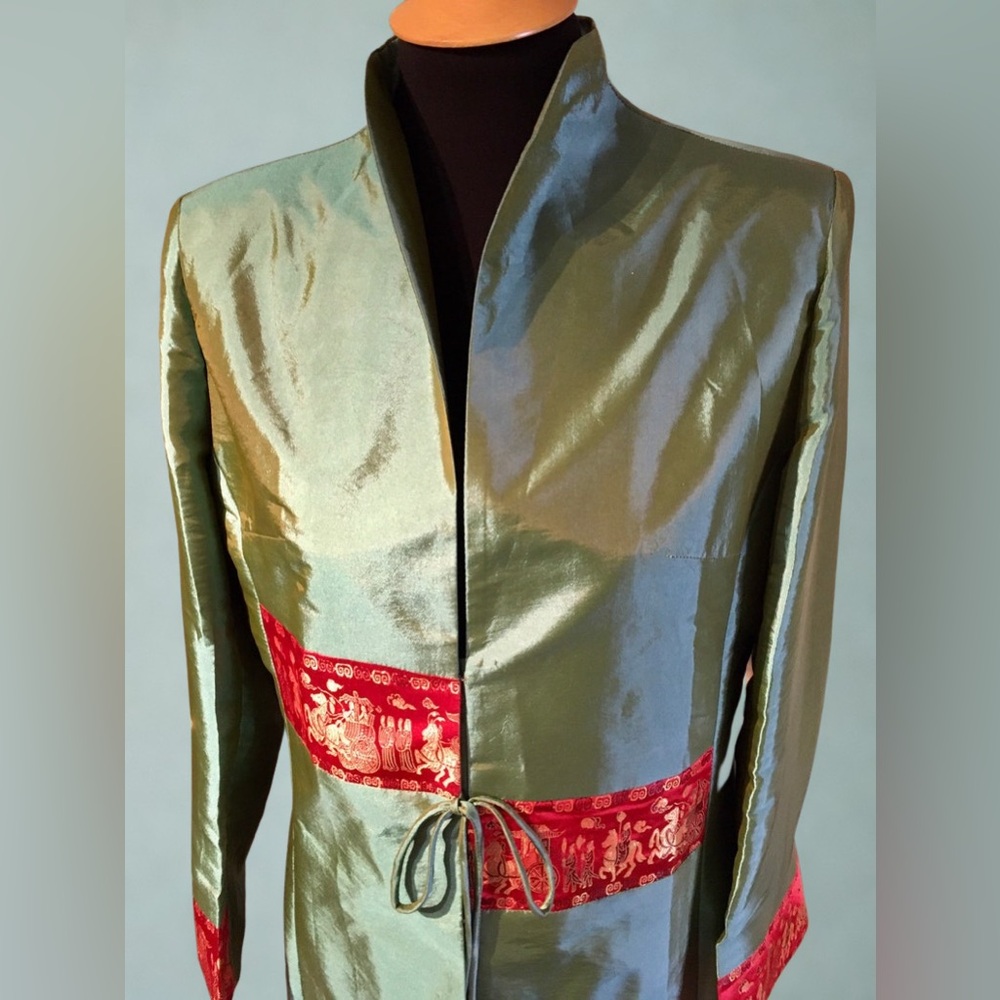 True Vintage Elegant Jade and Red SILK Women's Coat - Picture 2 of 15